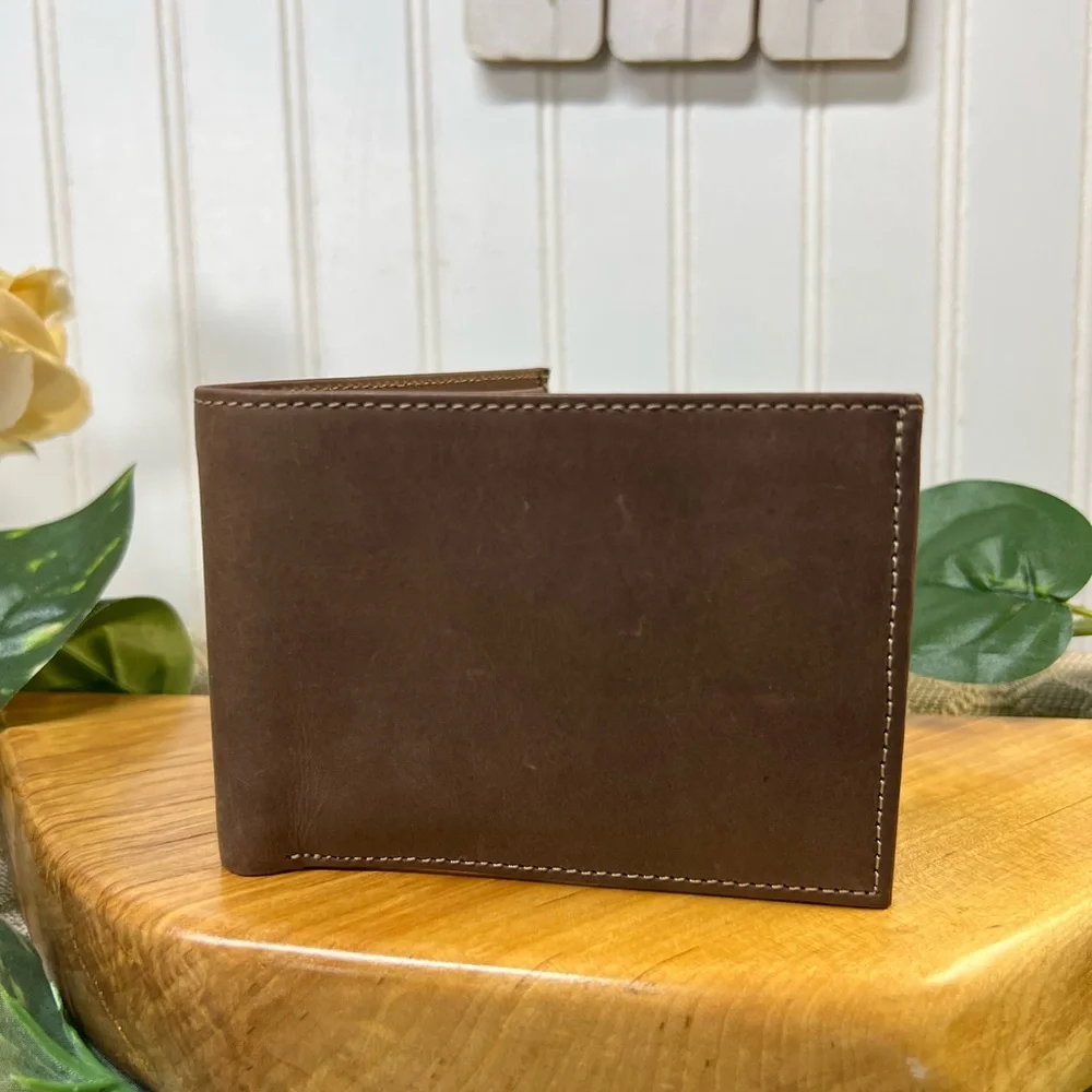 New Classic Brown Leather Bi-Fold Wallet for Men